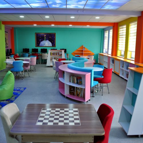 Z Kütüphane Gergi Tavan